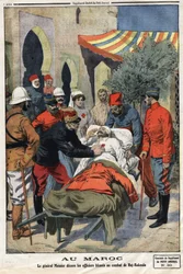 Em Marrocos, o General Moinier decora com a cruz da Legião de Honra os oficiais feridos na batalha de Haj Rakoula (HajRakoula) gravada no "Le Petite Journal" a 21/07/1912. Colecção privada.