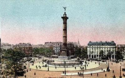 Paris: vista da Coluna de Julho na Place de la Bastille. Fotografia de 1920 no "Álbum Artístico" da cidade de Paris. Coleção particular.
