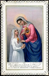 Imagem piedosa: Menina em vestido de comunhão oferecendo o seu coração à Virgem Maria. "Para oferecer o teu coração a Maria, das virtudes que o adornas, és doce, modesta, caridosa" cartão Dentelee. Século XIX. Coleção Particular