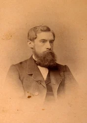 Retrato do coleccionador, patrono e fundador da galeria Pavel Mikhailovich Tretyakov (Pavel Mikhailovitch Tretiakov) (1832-1898). Fotografia da albumina