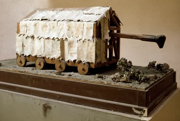 Reconstrução de um campanário, uma máquina de guerra de origem cartaginesa e depois adotada pelos legionários romanos. Roma Museo della Civilta Romana
