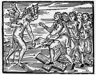 Satanás força seus futuros discípulos a caminhar na cruz - "Compendium Maleficarum", lida com as bruxas, seu mal e seus institutos por Francesco Maria Guazzo ou Guaccio ou Guaccius (15?? -16??) 1608 Coleção Privada