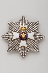 Reino Unido - Ordem Real de Vitória: placa do cavaleiro Grande Cruz - Fim do século XIX - Ouro, prata, diamantes, esmeralda, rubis e esmeraldas - D 7,9 cm; peso: 56 g - Colecção privada
