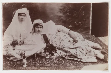 Mulheres, posar, com, buquês, (silver, albumen, photo)