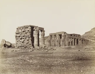 Vista geral do Ramesseum, Tebas