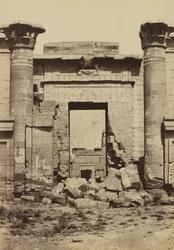 Medinet Habu: Colunas Romanas