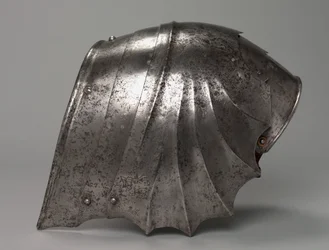 Pauldron gótico em forma de leque, c.1485-1500