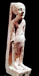 Estatueta com influência egípcia, de Amã, 900-500 aC