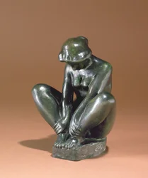 Garota segurando ambos os pés, 1920 (bronze)