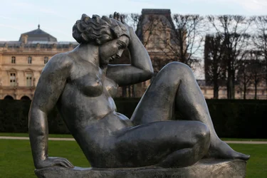 Jardin des tuileries, Aristide Maillol, Montagne 1937 (chumbo), Paris, França (foto)