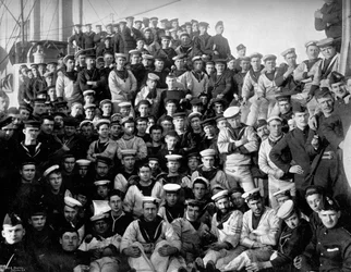 A empresa do cruzador de primeira classe, HMS Imperieuse, 1896