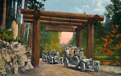 Entrada do Parque Nacional do Monte Rainier, cerca de 1916