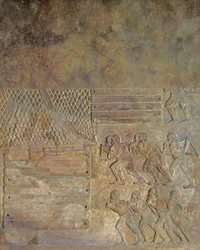Relevo representando o armazenamento de madeira na costa antes do transporte por mar, do Palácio de Sargão II, Khorsabad, Iraque (pedra)