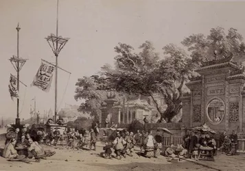 Fachada do Grande Templo de Macau, placa 9 de "Esboços da China", gravada por Eugene Ciceri (1813-90) 1842 (litografia colorida)