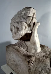 A Mão de Deus, escultura em mármore, século XX, Paris, Musée Rodin
