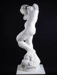 A voz interior, vista a partir da escultura de perfil (mármore)