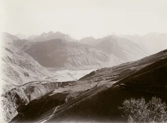 Junção do rio Pamir com o Hindu Kush mais além