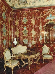 A Sala dos Milhões, revestida de madeira de figueira incrustada com miniaturas persas e decorada com ornamentos dourados, Palácio de Schönbrunn, Viena