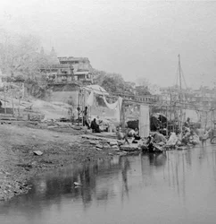 Ghat de banho, Benares, Índia, final do século XIX ou início do século XX
