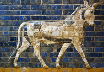 Um touro, detalhe de ladrilhos de tijolo vidrado retratando animais mitológicos que adornaram o Caminho Processional para o Portão de Ishtar na Babilónia durante o reinado de Nabucodonosor II (604-562 AC). Civilização babilônica, séculos VII -6 a.C.