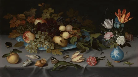 Natureza morta com frutas e flores Natureza morta com frutas e flores
