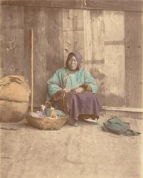 [Mulher Chinesa Sentada com Cesta], década de 1870.
