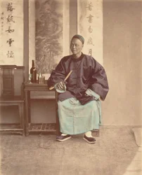 [Mulher chinesa sentada com leque], década de 1870.