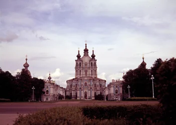 Arquitectura: vista do mosteiro de Smolny construído entre 1748 e 1835 pelo arquitecto Francesco Bartolomeo Rastrelli (1700-1771), São Petersburgo, Rússia.