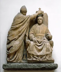 O cardeal Latino di Carlo Orsini (1410-1477) coroa Fernando II de Aragão (1452-1516). Escultura em mármore de Benedetto da Maiano (1442-1497). Florença, Museo Nazionale del Bargello