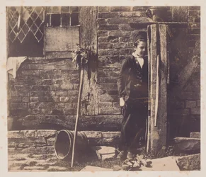 Walter Chamberlain escondido atrás da bomba Bredicot, meados da década de 1850