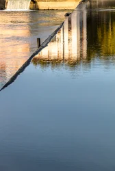 Chaussée du Bazacle, barragem do Garonne, Toulouse, Haute-Garone (foto)