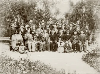 O grupo da orquestra atirou em Zichron Yaacov, c.1898-1900