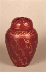 Pote pourri e cobertura em cobre, c.1905-15 (cerâmica)