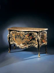 Uma cômoda Luís XV, 1710-65