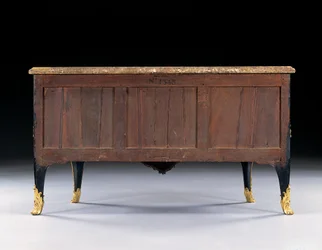Cômoda, c.1745 (laca japonesa montada em ormolu e madeira ebonizada)