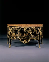 Cômoda, c.1745 (laca japonesa montada em ormolu e madeira ebonizada)