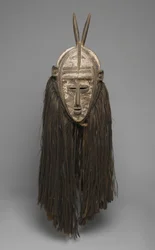 Bolo Mask, Burkina Faso (madeira, pigmento e fibra)