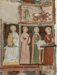 Transept Norte, Altar de São Miguel Arcanjo, Atrás do Altar, os Frescos de Bonifácio Bembo, Virgem e Criança Santa Aquilina e Santa Catarina de Alexandria, Acima símbolo da Umilitas