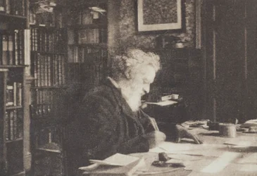 Colecionador de livros, William Morris na sua biblioteca em Kelmscott House, Hammersmith