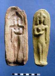 Estatueta de uma deusa da fertilidade e o molde do qual foi lançada, século XVIII a VII aC (argila)