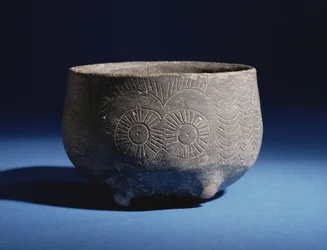 Bacia, com decoração incisa representando veados, de Los Millares, Espanha, Copper Age, c.2000 aC (cerâmica)