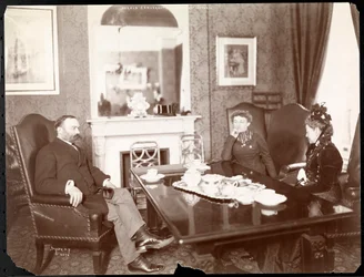 A &39;Herald Conversation&39; no Waldorf Astoria Hotel, 1899 ou 1900 (impressão em gelatina de prata)
