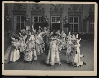 Dançando no James Hazen Hyde Ball, Nova York, 31 de janeiro de 1905 (impressão de gelatina de prata)