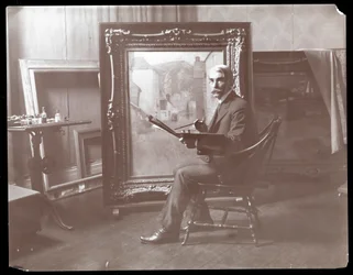 HB Snell em seu estúdio, Nova York, 1907 (impressão de gelatina de prata)