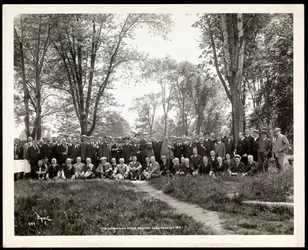 Gerentes de hotel no The Griswold&39;s Oasis, Milford, Connecticut, 12 de junho de 1919 (impressão em gelatina de prata)