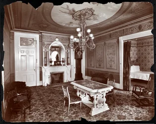 Sala de estar privada no Hoffman House Hotel, 1907 (impressão em gelatina de prata)