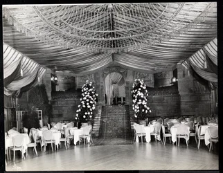 Sala de recepção no Ritz-Carlton Hotel, 1915 ou 1916 (impressão em gelatina prateada)