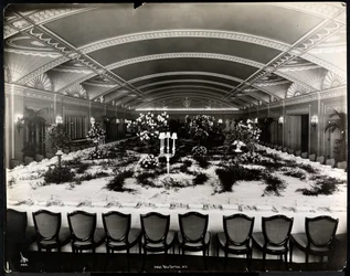 Conjunto de mesa para um banquete no Ritz-Carlton Hotel, 1913 (impressão em gelatina de prata)