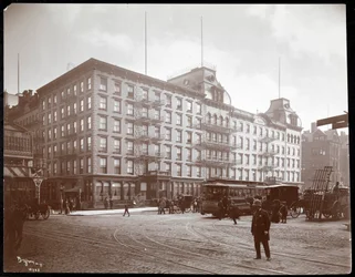 O Grand Union Hotel na 4th Avenue e 42nd Street, Nova York, 1904 (impressão em gelatina de prata)