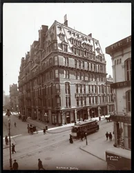 O Hotel Victoria, canto sudeste da Broadway e 27th Street, Nova York, 1900 ou 1901 (impressão em gelatina de prata)